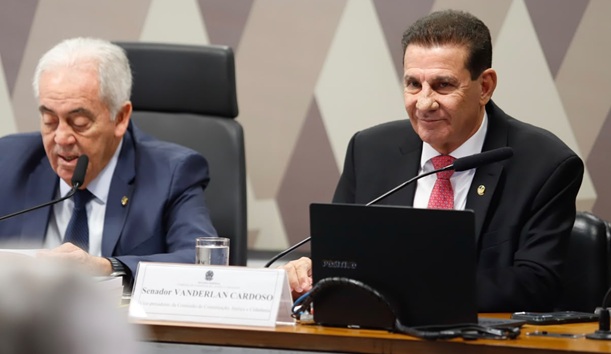 Proposta de Vanderlan para proteger o Pix e reforçar autonomia do Banco Central avança na CCJ Proposta de Vanderlan para proteger o Pix e reforçar autonomia do Banco Central avança na CCJ