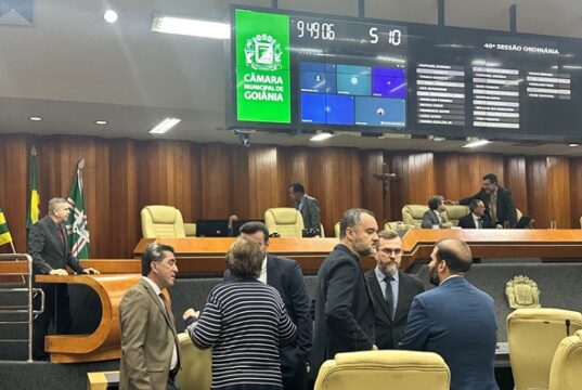 Câmara de Goiânia aprova reajuste de 5,4% nos vencimentos do magistério municipal Câmara de Goiânia aprova reajuste de 5,4% nos vencimentos do magistério municipal