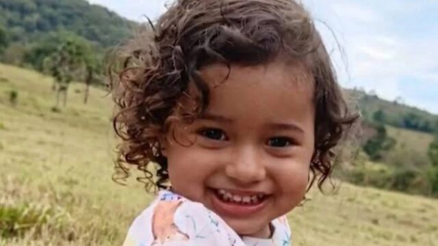 Após buscas, Corpo de Bombeiros localiza corpo de menina de 2 anos desaparecida Após buscas, Corpo de Bombeiros localiza corpo de menina de 2 anos desaparecida