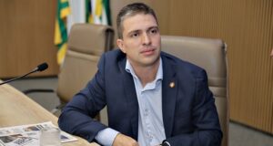 "Todos são tratados de forma igual?", diz Humberto Teófilo ao expor mal-estar em evento do PL