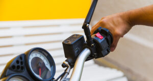 Programa vai financiar motos e bicicletas elétricas para entregadores