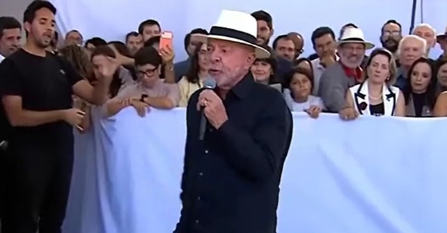 Em Goiás, Lula chama Flávio Bolsonaro de “traidor da pátria” ao comentar sobre novo tarifaço Em Goiás, Lula chama Flávio Bolsonaro de "traidor da pátria" ao comentar sobre novo tarifaço