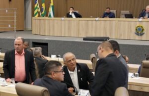 Em sessão extraordinária, vereadores de Aparecida aprovam implantação de polo universitário Em sessão extraordinária, vereadores de Aparecida aprovam implantação de polo universitário