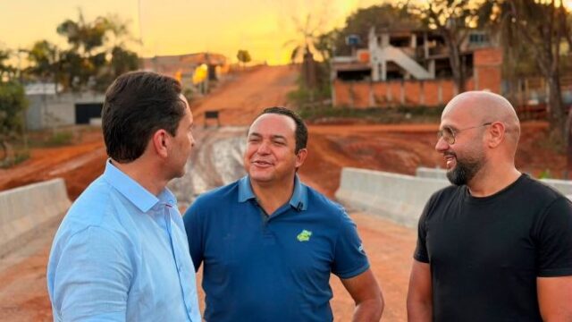 Prefeito Vilela vistoria obras e acompanha fase final da ponte no Colinas de Homero