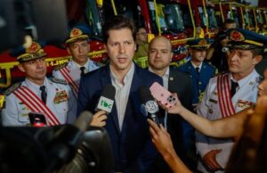 Daniel Vilela anuncia promoção de 793 bombeiros e entrega veículos à corporação Daniel Vilela anuncia promoção de 793 bombeiros e entrega veículos à corporação