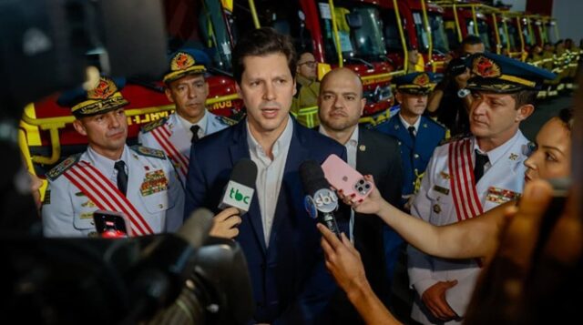Daniel Vilela anuncia promoção de 793 bombeiros e entrega veículos à corporação Daniel Vilela anuncia promoção de 793 bombeiros e entrega veículos à corporação