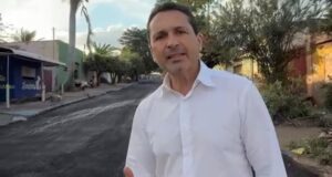 Vilela vistoria recapeamento na Vila Brasília e promete ruas prontas antes do período chuvoso