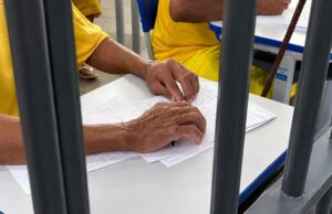Mais de 7,7 mil detentos fazem inscrição para obter certificação escolar em Goiás