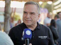 “Temos trabalhado ferrenhamente pra reeleição do Daniel Vilela”, diz prefeito Mabel "Temos trabalhado ferrenhamente pra reeleição do Daniel Vilela", diz prefeito Mabel