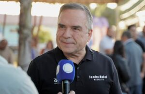 “Temos trabalhado ferrenhamente pra reeleição do Daniel Vilela”, diz prefeito Mabel "Temos trabalhado ferrenhamente pra reeleição do Daniel Vilela", diz prefeito Mabel