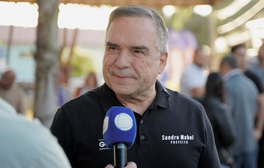 "Temos trabalhado ferrenhamente pra reeleição do Daniel Vilela", diz prefeito Mabel