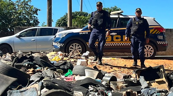 Prefeitura de Goiânia multa dono de lava jato em R$ 5 mil por descarte irregular de lixo Prefeitura de Goiânia multa dono de lava jato em R$ 5 mil por descarte irregular de lixo