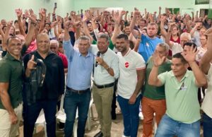 Eleições 2026: Juarez Lopes retira pré-candidatura e declara apoio a Romário Policarpo Eleições 2026: Juarez Lopes retira pré-candidatura e declara apoio a Romário Policarpo