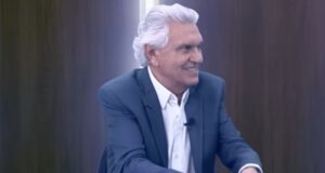 Caiado usa metáfora e chama Flávio Bolsonaro de “peru de Natal” de Lula Caiado usa metáfora e chama Flávio Bolsonaro de "peru de Natal" de Lula