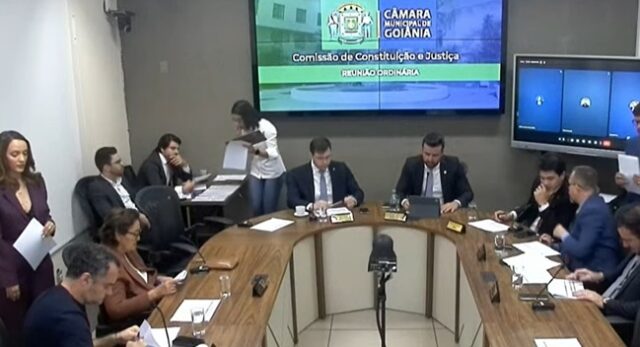 CCJ da Câmara aprova data-base de 4,26% para servidores do município de Goiânia CCJ da Câmara aprova data-base de 4,26% para servidores do município de Goiânia