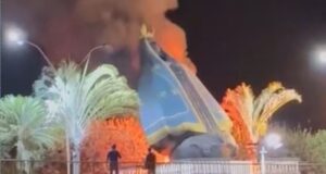 Incêndio destrói imagem de Nossa Senhora Aparecida e causa revolta entre moradores