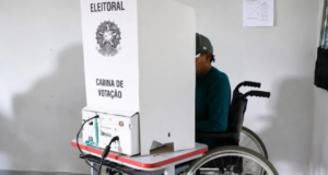 Eleições 2026: programa oferece transporte gratuito para eleitores com deficiência; veja como solicitar Programa Seu Voto Importa garante transporte gratuito para eleitores com deficiência nas Eleições 2026