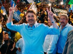 “Primeiro vamos defender você, depois Goiás”, diz Wilder a Flávio Bolsonaro durante convenção "Primeiro vamos defender você, depois Goiás", diz Wilder a Flávio Bolsonaro durante convenção