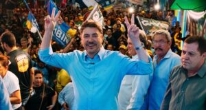 "Primeiro vamos defender você, depois Goiás", diz Wilder a Flávio Bolsonaro durante convenção