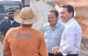 Prefeito Vilela vistoria avanço das obras no Colinas de Homero e Veiga Jardim