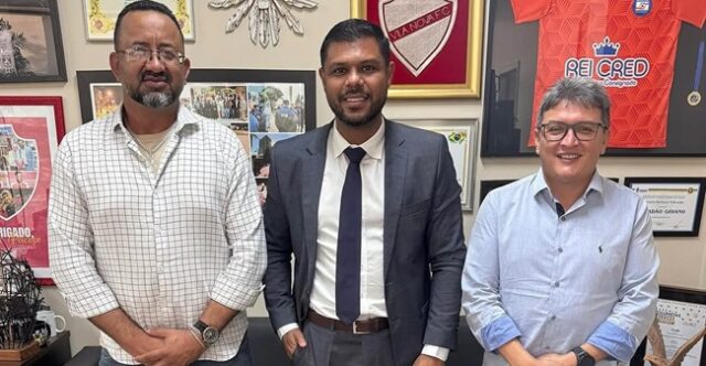 Eleições 2026: Romário Policarpo recebe apoio de dois vereadores de Trindade Eleições 2026: Romário Policarpo recebe apoio de dois vereadores de Trindade