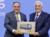 Prefeito Mabel recebe homenagem pelo fortalecimento do transporte público Prefeito Mabel recebe homenagem pelo fortalecimento do transporte público