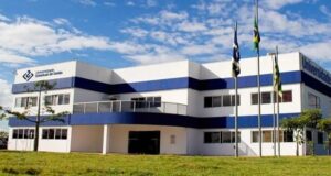 UEG abre 4,3 mil vagas para Vestibular 2027/1; veja cursos, inscrições e data da prova