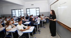 Governo de Goiás convoca 224 professores aprovados em concurso; veja os prazos