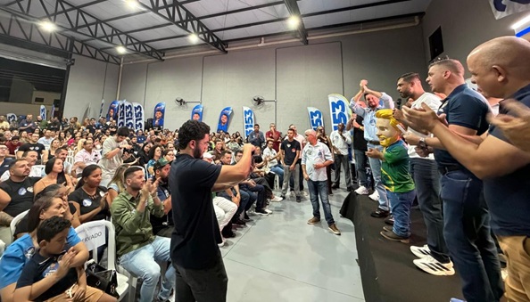 Policarpo reúne guardas de nove cidades e promete levar pautas da categoria à Alego Policarpo reúne guardas de nove cidades e promete levar pautas da categoria à Alego