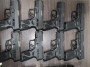 Passageira de ônibus é presa com oito armas de fogo na BR-153 Passageira de ônibus é presa com oito armas de fogo na BR-153