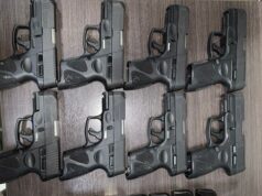 Passageira de ônibus é presa com oito armas de fogo na BR-153 Passageira de ônibus é presa com oito armas de fogo na BR-153