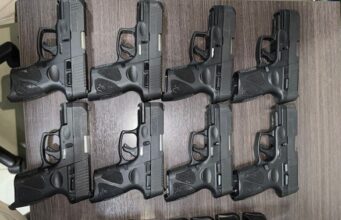 Passageira de ônibus é presa com oito armas de fogo na BR-153