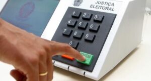 Eleições 2026: saiba como confirmar seu local de votação antes de ir às urnas Consulta antecipada ajuda o eleitor a se preparar para a votação