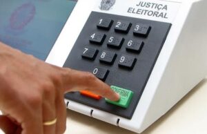 Eleições 2026: saiba como confirmar seu local de votação antes de ir às urnas Consulta antecipada ajuda o eleitor a se preparar para a votação