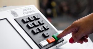 Urnas eletrônicas de diferentes gerações serão utilizadas nas Eleições 2026