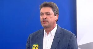 Wilder promete "polícia dentro das casas" de mulheres vítimas de violência
