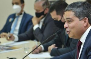 Absolvição de Kowalsky Ribeiro transita em julgado: “Sigo de cabeça erguida” Kowalsky Ribeiro foi absolvido da acusação de ameaça contra o assessor parlamentar Divino Sérgio Dorneles