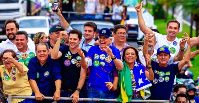 Ao-lado-de-Daniel-Vilela-Caiado-afirma-que-Goias-mostrou-ao-Brasil-o-que-e-boa-gestao Ronaldo Caiado, Gracinha e Daniel Vilela durante ato de campanha em Morrinhos