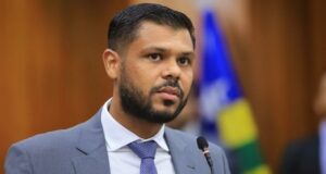 Mais de 60% das emendas de Policarpo foram destinadas à assistência social e à saúde Romário Policarpo destinou a quantia de R$ 7,86 milhões para a área da saúde