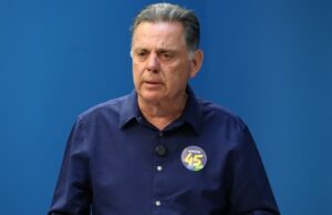 Marconi Perillo critica regra do IPVA sancionada por ele próprio em 2015 Marconi Perillo sancionou a Lei nº 19.021 em setembro de 2015 que determinou a mudança de dez para 15 anos para isenção do IPVA