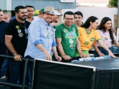 Wilder anuncia Michelle Bolsonaro e Bia Kicis em carreata, mas as duas não aparecem Wilder Morais durante agenda em Cristalina sem a presença de Michelle Bolsonaro