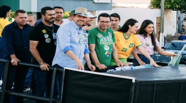 Wilder-anuncia-Michelle-Bolsonaro-e-Bia-Kicis-em-carreata-mas-as-duas-nao-aparecem Wilder Morais durante agenda em Cristalina sem a presença de Michelle Bolsonaro