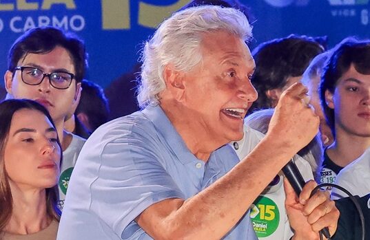 Caiado reage a fala de Wilder sobre câmeras em policiais: “Deixa de ser frouxo” Ronaldo Caiado criticou a possibilidade de adoção dos equipamentos, um dia depois de Wilder Morais admitir que avaliaria a medida