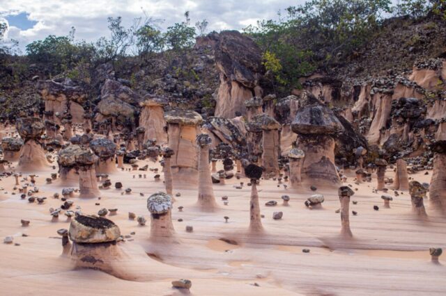 Chaminés de Fada, em Campos Belos, são formações geológicas raras Chaminés de Fada, em Campos Belos, são formações geológicas raras