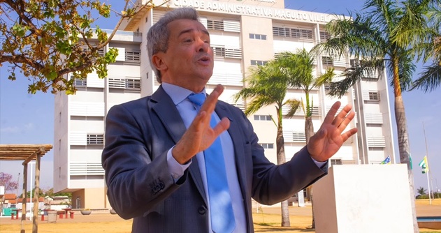 ezizio-critica-professor-alcides-nao-fez-nada-relevante-e-deveria-cuidar-da-faculdade Para Ezizio Barbosa, Aparecida precisa de um representante que apresente projetos, defenda pautas de interesse do município