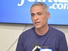Gayer nega dobradinha com Mendanha e diz que cards circulam sem autorização de sua campanha Gustavo Gayer nega dobradinha com Gustavo Mendanha e afirma que cards circulam sem autorização de sua campanha.