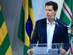 Goiás amplia vigilância: Daniel Vilela leva IA Contra o Crime para 194 cidades Daniel Vilela destacou que a expansão permitirá ampliar a capacidade da plataforma, que integra Polícia Militar, Polícia Civil, Corpo de Bombeiros e Polícia Técnico-Científica