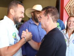 Vanderlan Cardoso reúne 17 prefeitos e mostra força política no Nordeste goiano Durante as agendas, Vanderlan Cardoso se reuniu com cerca de 200 pessoas, entre vice-prefeitos, ex-prefeitos, vereadores, secretários e lideranças regionais