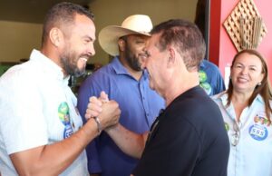 Durante as agendas, Vanderlan Cardoso se reuniu com cerca de 200 pessoas, entre vice-prefeitos, ex-prefeitos, vereadores, secretários e lideranças regionais