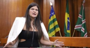 Aava Santiago lança canal de denúncias contra perseguição a eleitores de Lula em Goiás Aava Santiago defende que vítimas de perseguição política denunciem os casos